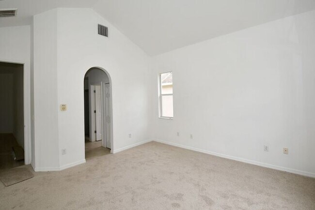 Building Photo - Spacious 2 bed Plus Den Home for Lease
