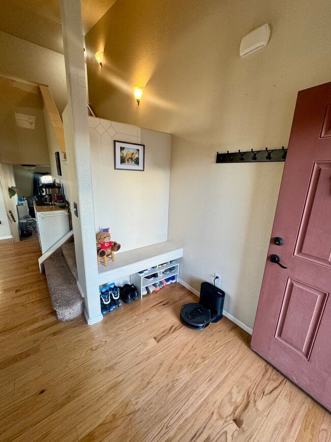 Building Photo - Gorgeous 3 bed/2.5 bath home with 3-CAR TANDEM GARAGE in Painted Sky