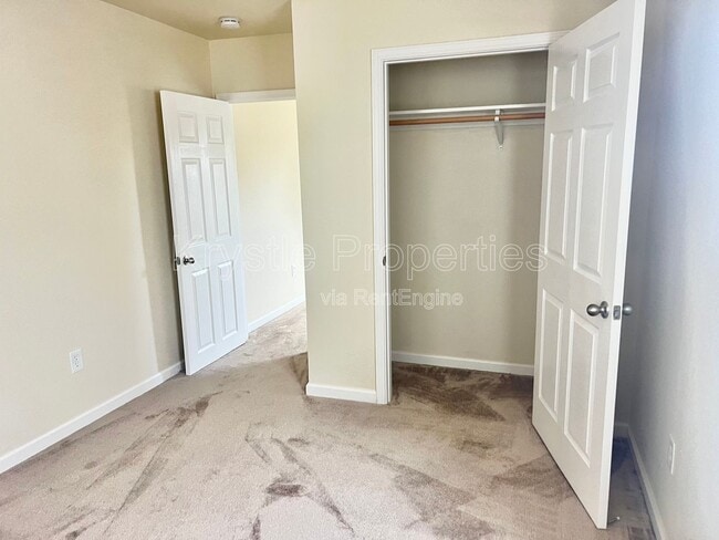 Building Photo - 468 Military E