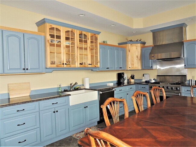 Building Photo - 438 Doodletown Rd