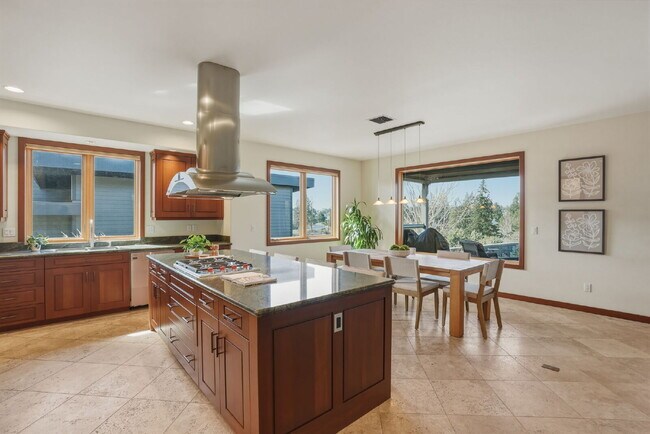 Building Photo - Beautiful 3-Bedroom Home Above Miller’s Landing with River and Mountain Vistas