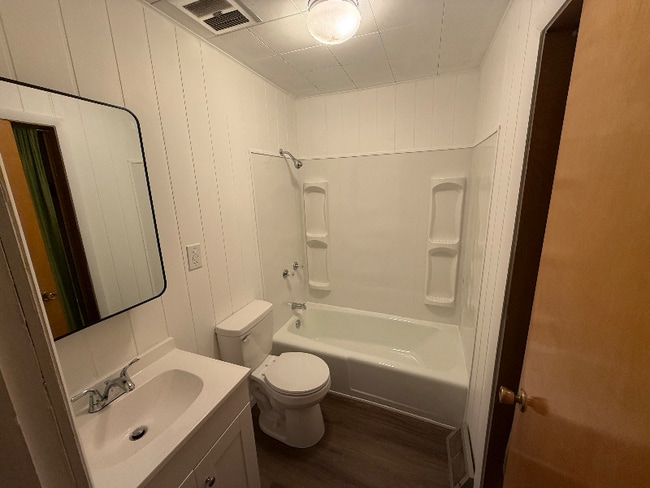 Building Photo - 109 College Ave