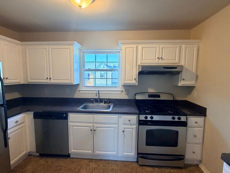 Building Photo - 504 Woodchip Rd