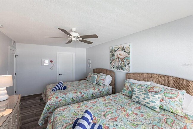 Building Photo - 6154 Midnight Pass Rd