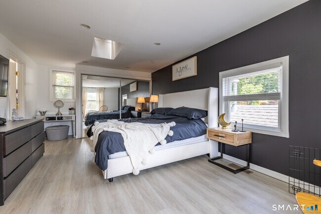 Building Photo - 90 2nd St