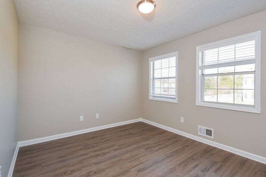 Building Photo - 2282 Martingale Ln