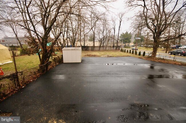 Building Photo - 601 Eldridge Ave