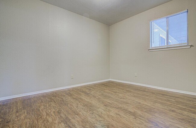 Building Photo - 819 Sirocco Dr