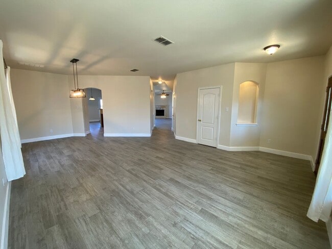 Building Photo - Step into this stunning 4 bedroom, 2.5 bathroom haven that radiates modern elegance and abundant ...