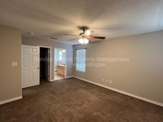 Building Photo - 10440 Millbrook Dr
