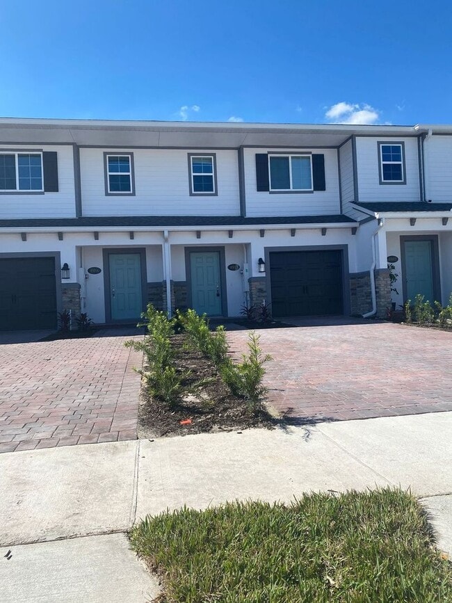 Primary Photo - 3 Bedroom 2.5 Bath Townhouse in Eden at Cr...