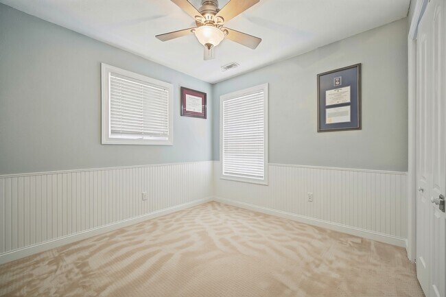 Building Photo - 1177 Treefern Dr