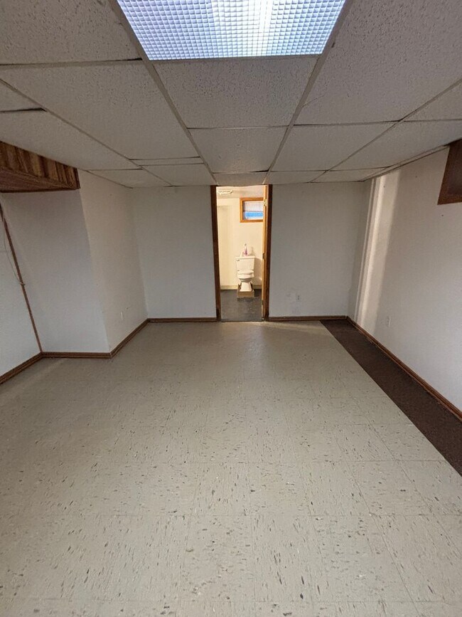 Building Photo - 4108 S Park Dr