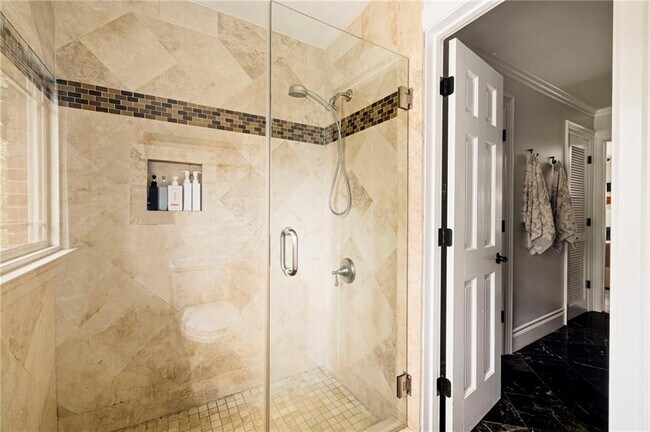 Building Photo - 2270 Emerald Dr