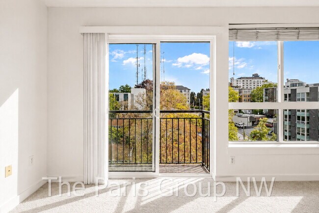 Building Photo - 1 MO FREE - Fab CapHill Condo * Ideal Location! Tons of Amenities! Fresh Paint & New Flooring! Ne...