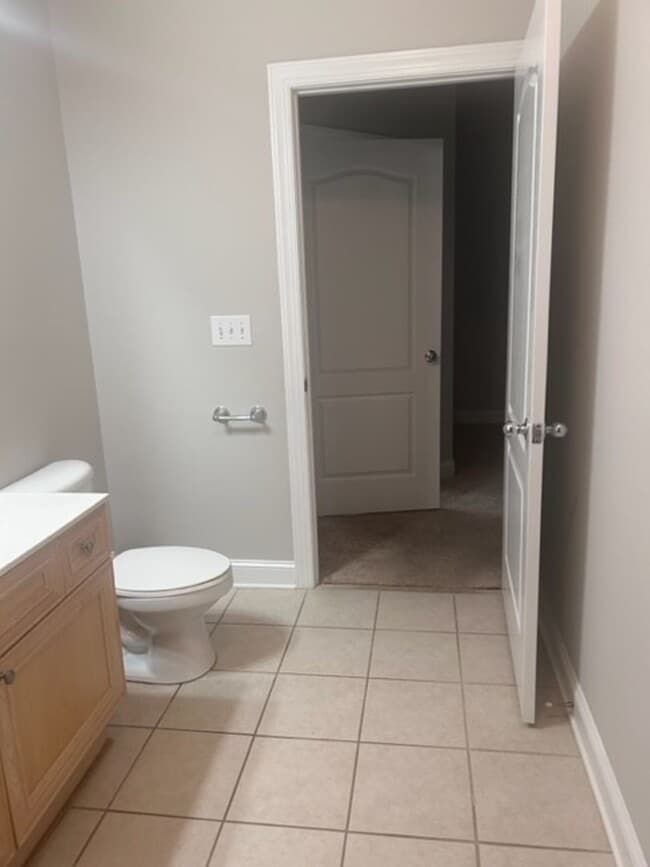Building Photo - 3 Bedroom Condo in Desireable Dilworth!