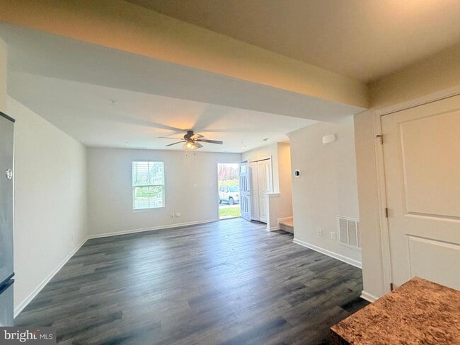 Building Photo - 70 Azalea Cir