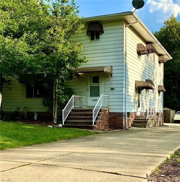 Primary Photo - 12118 Center Ave