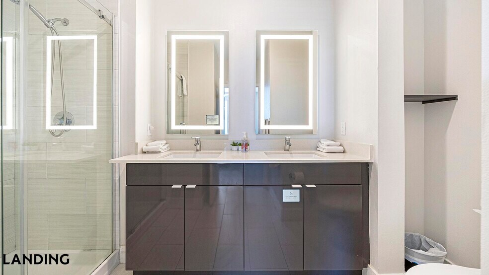 Building Photo - 4950 W Prescott St