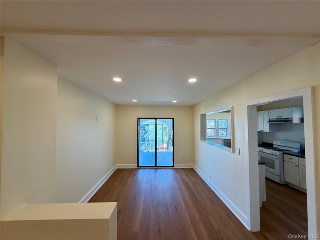 Building Photo - 116 Alexander Ave