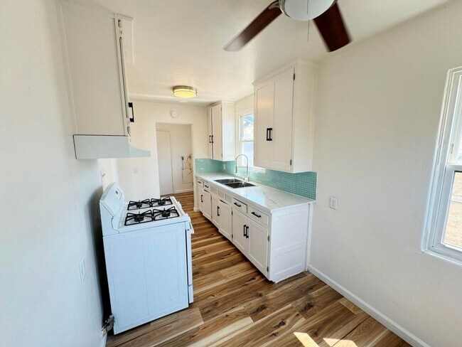 Building Photo - 215-219 Church Ave