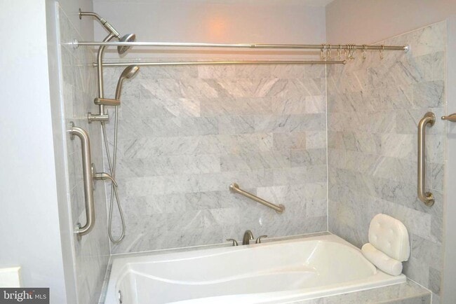 Building Photo - 7407 Crestberry Ln