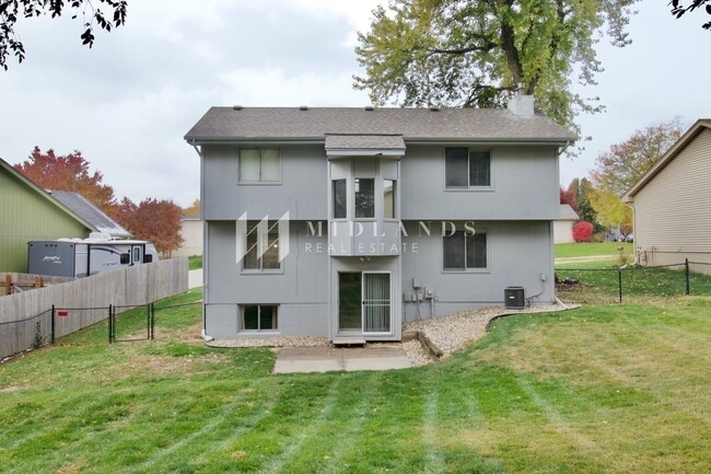 Building Photo - Marvelous Omaha Home