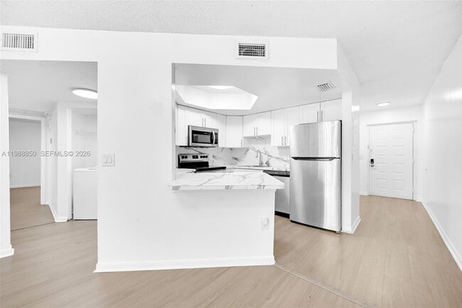 Building Photo - 8343 Lake Dr