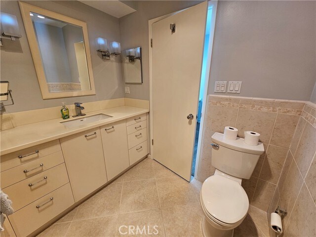 Building Photo - 639 Alta Loma Dr