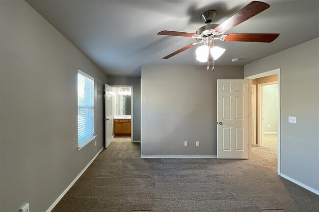 Building Photo - 7804 Bennie Terrace