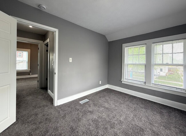 Building Photo - 4TH OF JULY SPECIAL – 1ST MONTH RENT FREE!