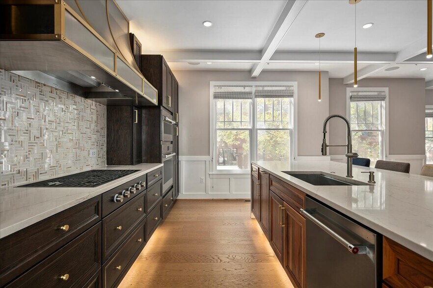 Building Photo - 2863 11th St N