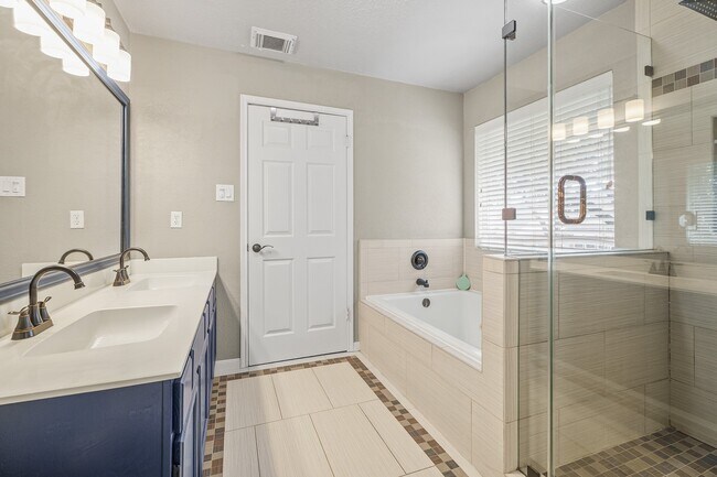 Building Photo - 14310 Sun Harbor Dr