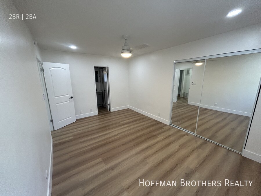 Building Photo - 8206 Romaine St