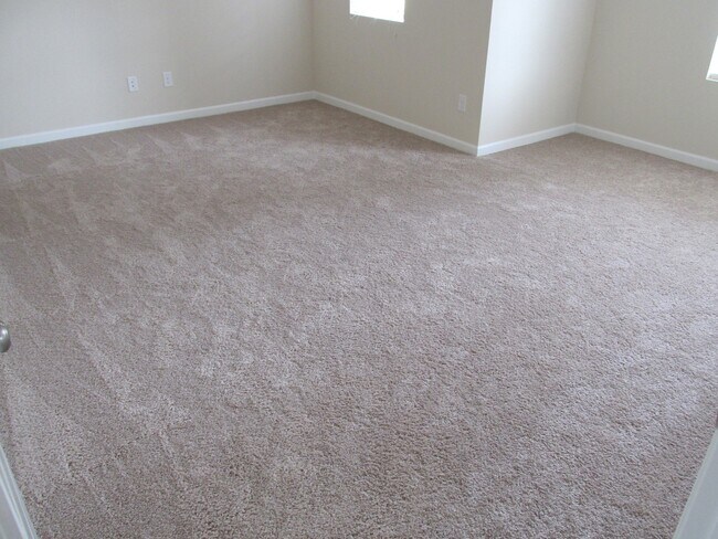 Building Photo - Clackamas-Happy Valley Area, 4 Br 2.5 bth ...