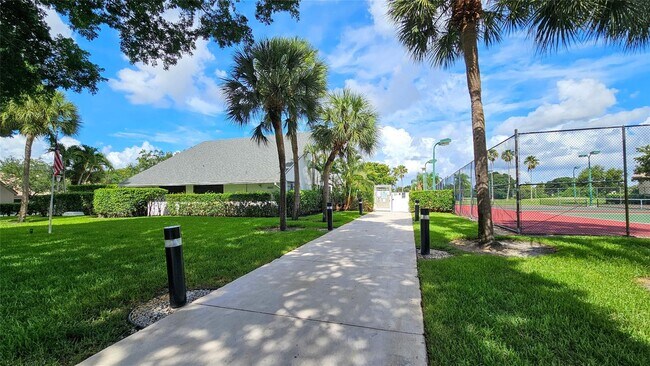 Building Photo - 16171 Blatt Blvd