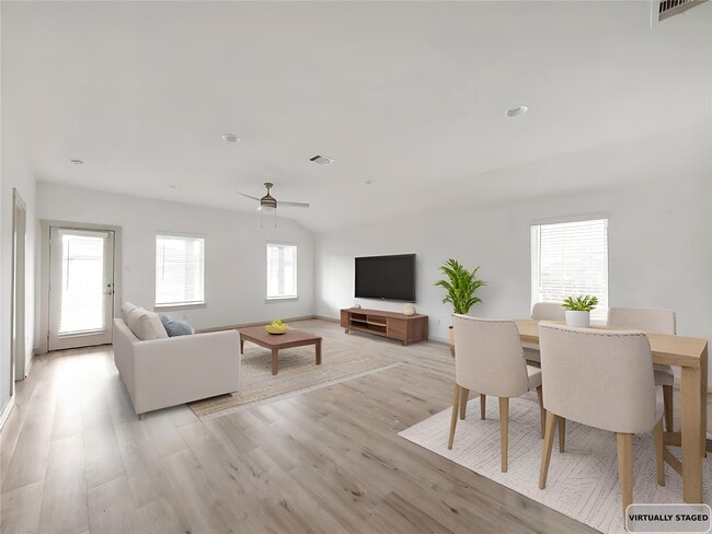 Building Photo - 29511 Ella Larchmont Ct