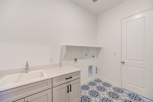Building Photo - 25326 Loch Doon Dr
