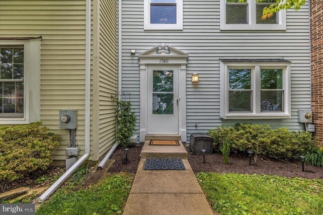 Building Photo - 1780 Hillmeade Square