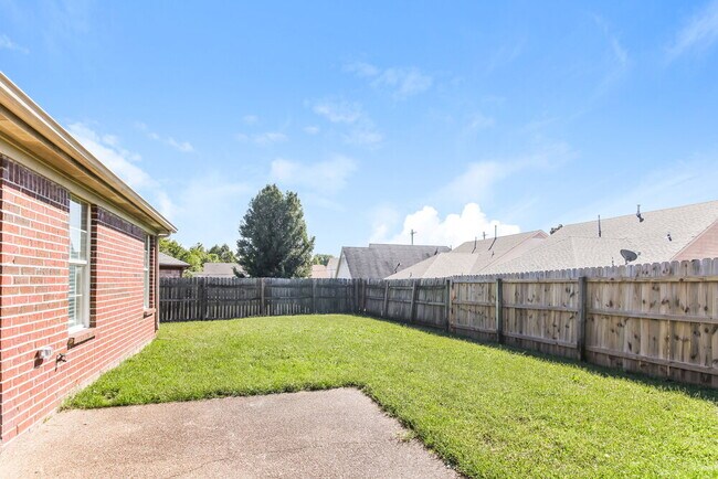 Building Photo - 9771 Misty Bay Cove