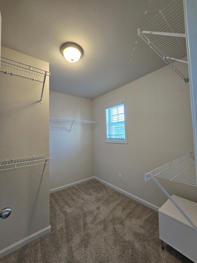 Building Photo - 1785 Snead Dr