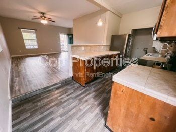 Building Photo - 9140 Sailfish Dr