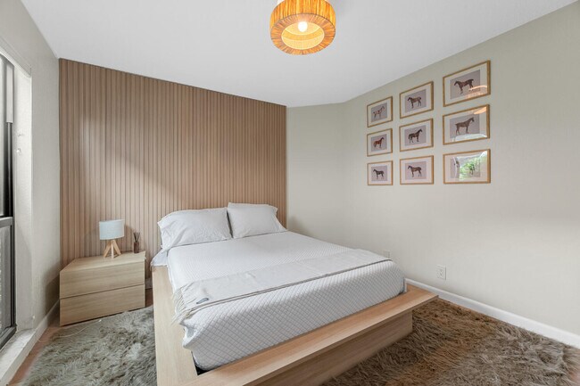 Building Photo - 12541 Shoreside Ln