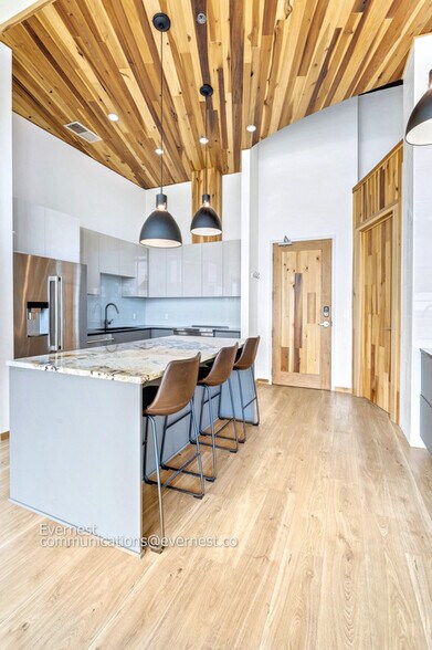 Building Photo - 1154 Division St