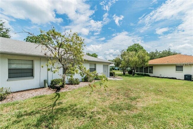 Building Photo - 1102 Halton Ct