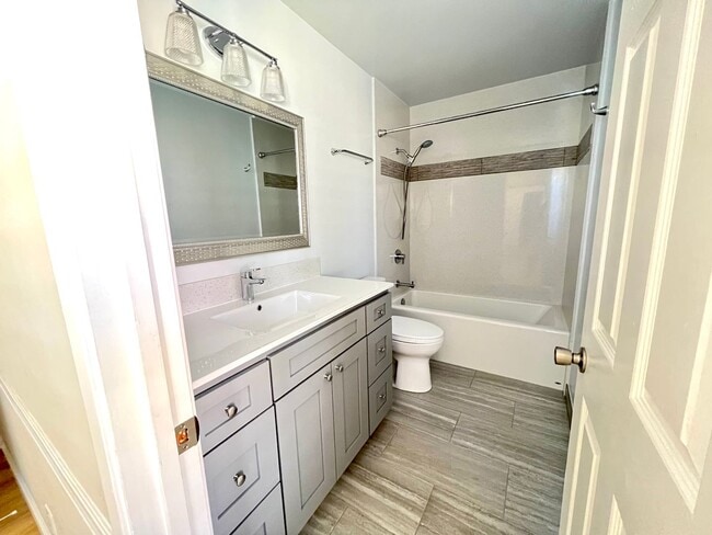 Building Photo - Great Natural light, Treetop Views with 2 Primary Suites plus OFFICE and a 2 car garage, It is li...