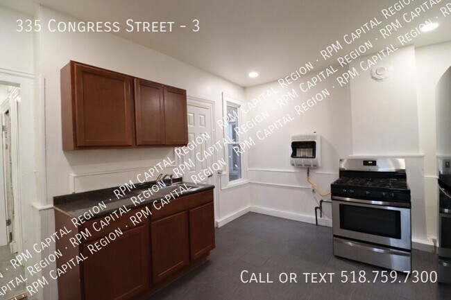 Building Photo - 335 Congress St