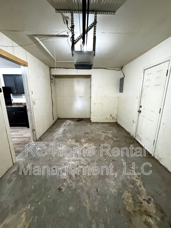 Building Photo - 7507 E 108th St