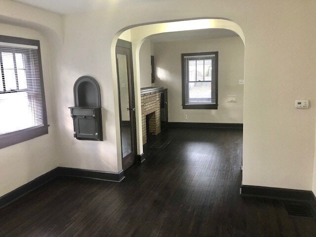 Building Photo - NEAR EASTSIDE 2BR BUNGALOW RECENTLY UPDATED!