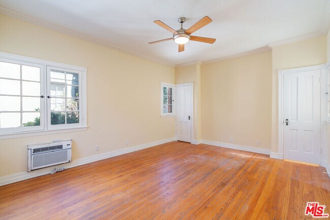 Building Photo - 1304 N Alta Vista Blvd